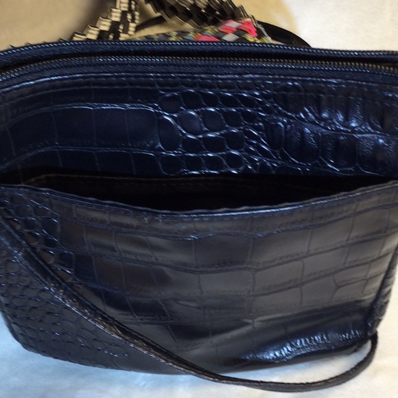 Small faux leather black bag with shoulder strap and compartments - Picture 5 of 13